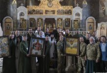 В Киево-Печерской лавре освятили военные иконы для армейских корпусов и бригад