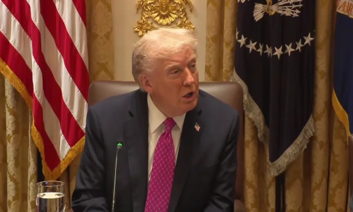 Трамп выставил Ирану три требования и ушел в ситуационную комнату для принятия решения