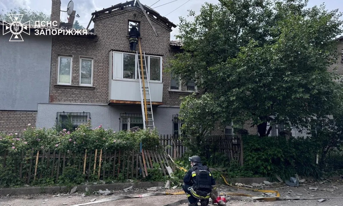 Российский дрон нанес удар по Запорожью: один погибший, среди раненых — ребенок. ВИДЕО