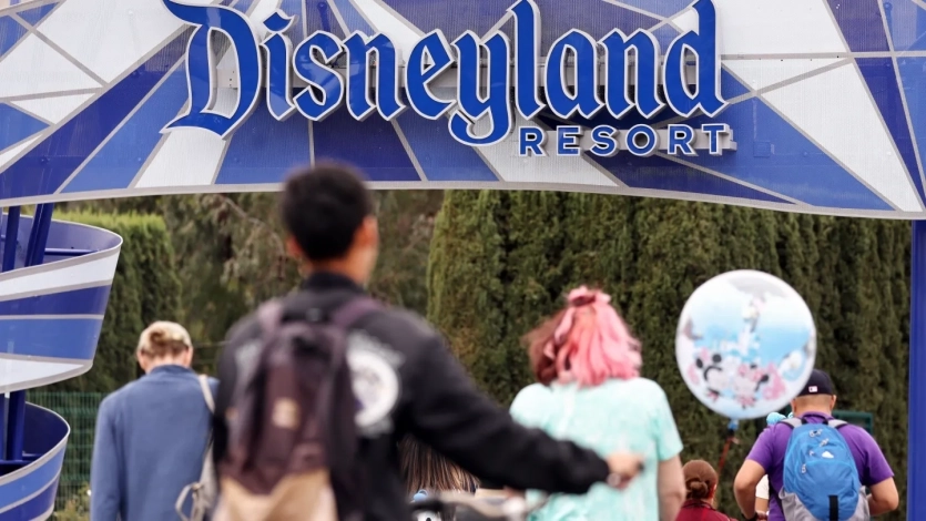 Disney не предупреждала гостей Диснейленда о сканировании лиц — теперь против нее групповой иск