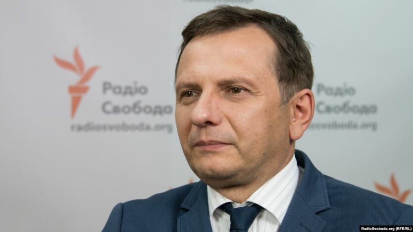 Зарплаты военным можно поднять без новых налогов — Устенко назвал способ