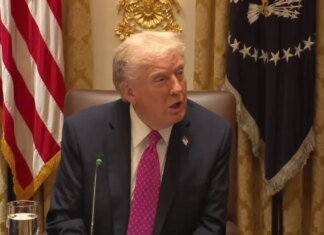 Трамп оставляет Украину один на один в переговорах с Кремлем: заявление
