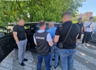 Взимал деньги с родственников военнослужащих за «демобилизацию»: мошенника разоблачили в Черновцах
