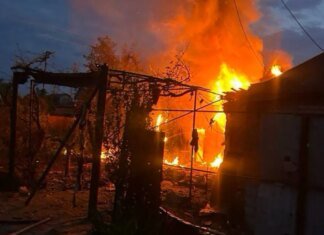 Утром россияне обстреляли жилой квартал Запорожья: что известно