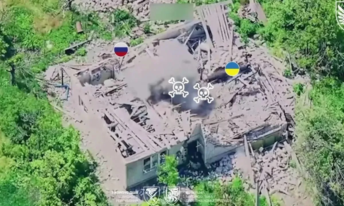Один против троих: боец ВСУ отбил штурм оккупантов и заставил сбежать выжившего. ВИДЕО