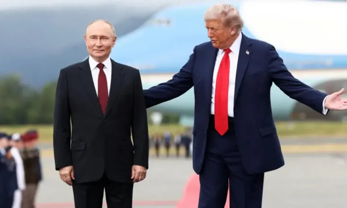 Трамп едва не «сдал» Украину на Аляске: соглашение с Путиным предусматривало передачу РФ даже незавоёванных территорий
