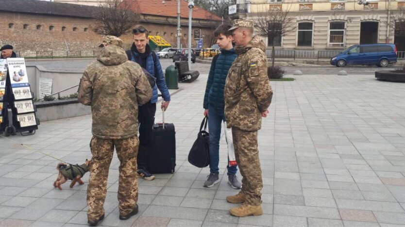 Группа оповещения ТЦК теряет право задерживать: юрист назвал условие