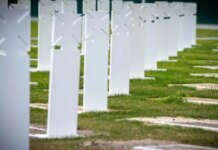 После ливня на Национальном военном мемориальном кладбище появились провалы: в администрации объяснили причины. ВИДЕО