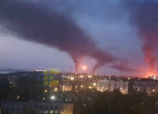 В российском Саратове прогремели взрывы: был атакован НПЗ, вспыхнул пожар