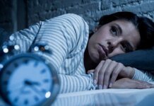 Бессонница из-за стресса и обстрелов: практические советы, как успокоиться