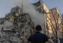 Главное — спокойствие и экономия сил: эксперт объяснил, как действовать и выжить под завалами