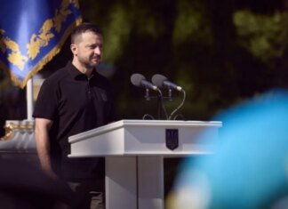 Зеленский анонсировал тотальную перезагрузку украинских посольств