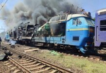 В Запорожской области россияне нанесли двойной удар по пассажирскому поезду
