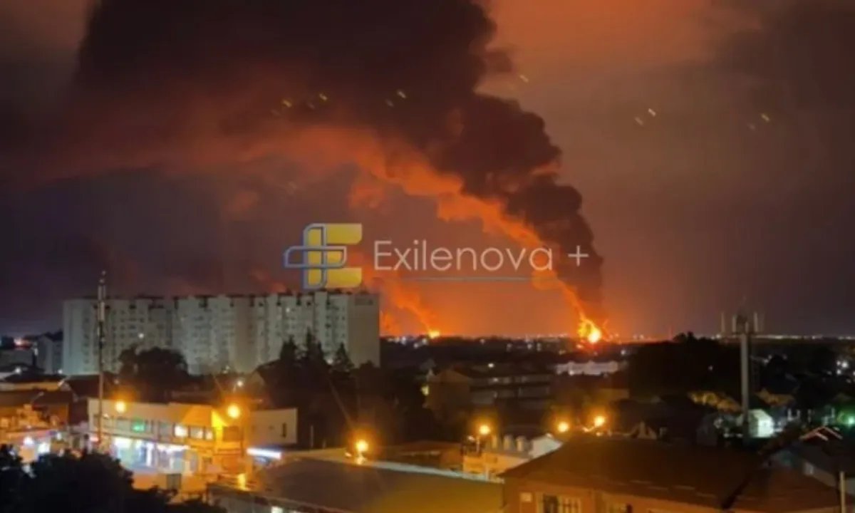 После ночной атаки дронов на Ставрополье горит местный НПЗ. ВИДЕО