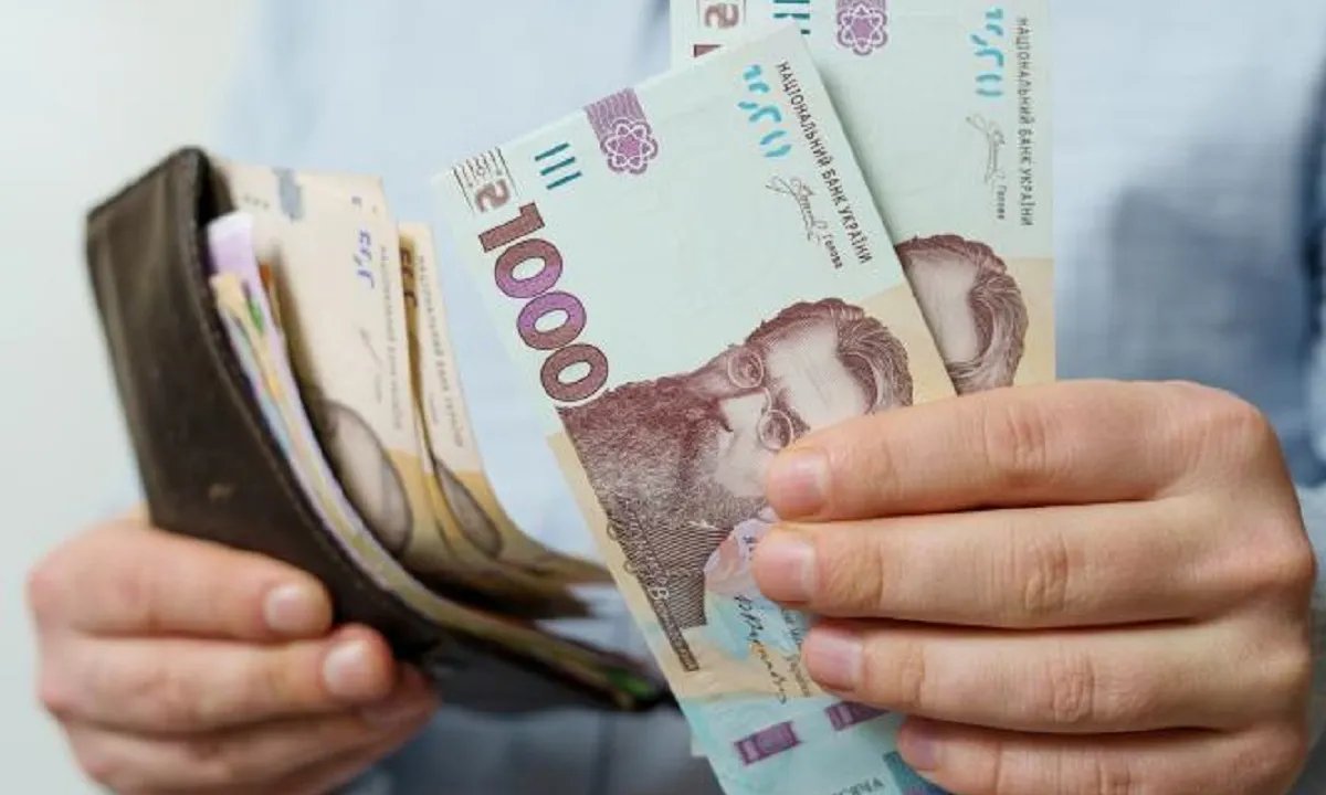 Минимальная зарплата с 1 августа: какова будет сумма и от чего она зависит