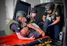 На Дніпропетровщині ворог атакував рятувальників