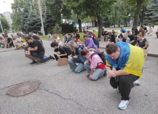 «Треба боротися і відстоювати своє майбутнє!»: як пройшла сьома акція протесту у Дніпрі