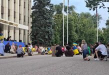 «Ми вимагаємо прозорої та повної комунікації з боку влади!»: що відбувалось на девʼятому мітингу у Дніпрі