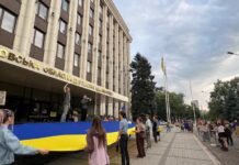 «Максимально обурює недотримання жодних регламентів!»: що відбувалось на десятому протесті у Дніпрі