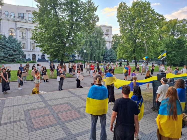 «Рішення мають бути іншими»: як у Дніпрі проходить 12-та акція протесту проти звільнення Федорова