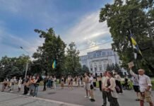 «Стояли, стоїмо і будемо стояти!»: як у Дніпрі пройшла 13-та акція на підтримку Федорова