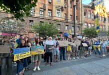 «Влада поплутала береги»: у Дніпрі близько 200 людей пройшли ходою на підтримку Федорова