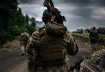 Верховный Суд отказал приемной матери погибшего военнослужащего в денежной помощи
