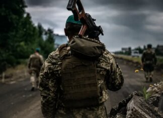 Верховный Суд отказал приемной матери погибшего военнослужащего в денежной помощи