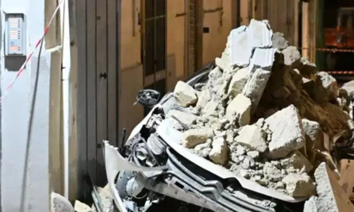 Землетрясение магнитудой 4,7 потрясло Италию: остановили поезда