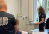Приковал военнообязанного к лестнице на всю ночь — работника ТЦК будут судить на Закарпатье