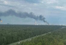 Атака дронов парализовала работу нефтехимического комплекса в РФ: что известно
