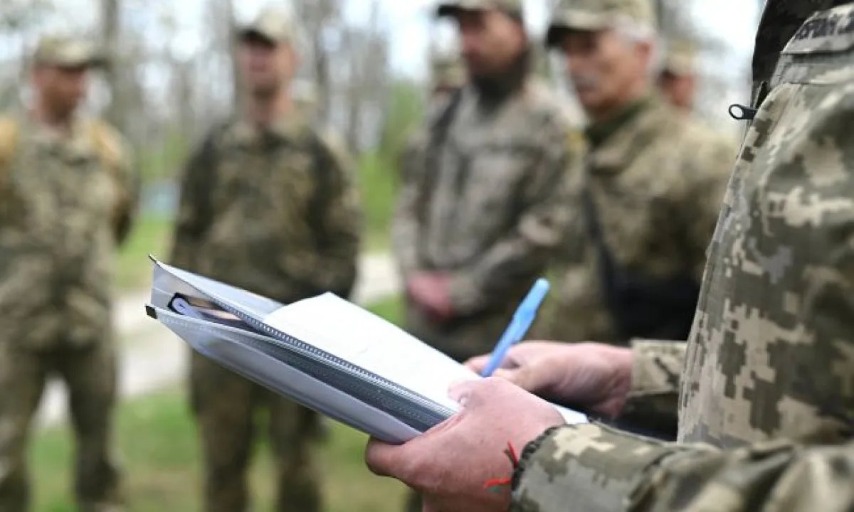 В Черновцах водителя маршрутки мобилизовали после оскорбления военных