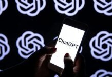 США: подростка обвинили в убийстве родных, он консультировался с ChatGPT