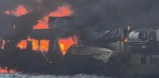 В Чёрном море после атаки дрона загорелся контейнеровоз