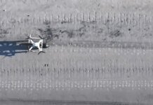 «За засаду пятерка, за полет — двойка»: российский FPV-дрон неудачно заждался пикапа ВСУ. ВИДЕО