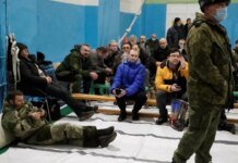 Кремль готовится к новой мобилизации: в регионах проверяют, как будет размещать и вооружать новобранцев