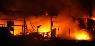 Россия обстреляла Запорожье ракетами: повреждены нежилые здания и многоэтажный дом, вспыхнули пожары