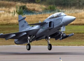 Saab вперше підняла у повітря двомісний Gripen F – чому ця версія важлива для України