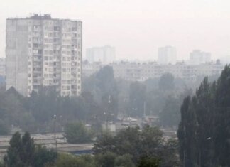 Киев затянуло дымом: на Оболони горит главный офисное здание. ВИДЕО
