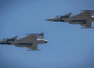 Министр обороны Венгрии назвал угон самолета «необычным сигналом тревоги»