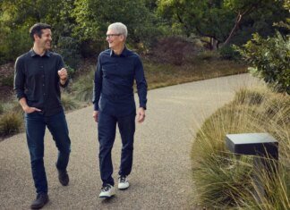 Тім Кук залишає посаду CEO Apple: що змінилося за 15 років і хто його замінить