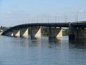 У Дніпрі на чотири місяці звузять проїзд Південним мостом: подробиці