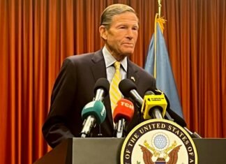 Сенатор США Блюменталь надеется на одобрение в сентябре закона о санкциях против РФ