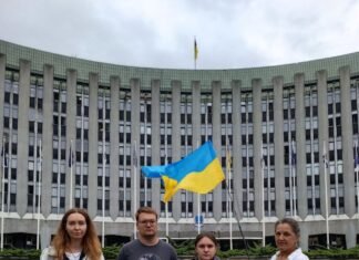 У Дніпрі провели пікет через кадрові рішення Міноборони