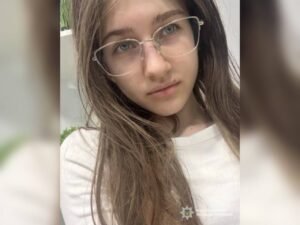 Пішла з дому та не повернулася: у Дніпрі зникла 12-річна дівчина