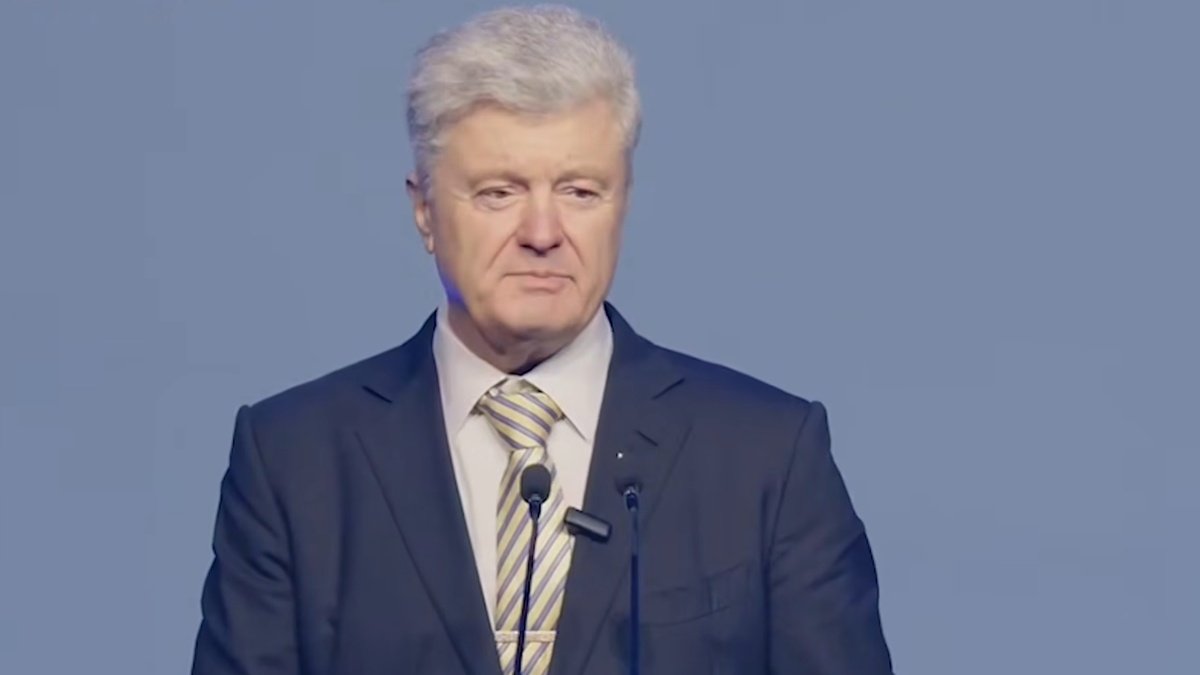 Порошенко в Вильнюсе сравнил воздушный террор России с осадой Киева в 2022 году
