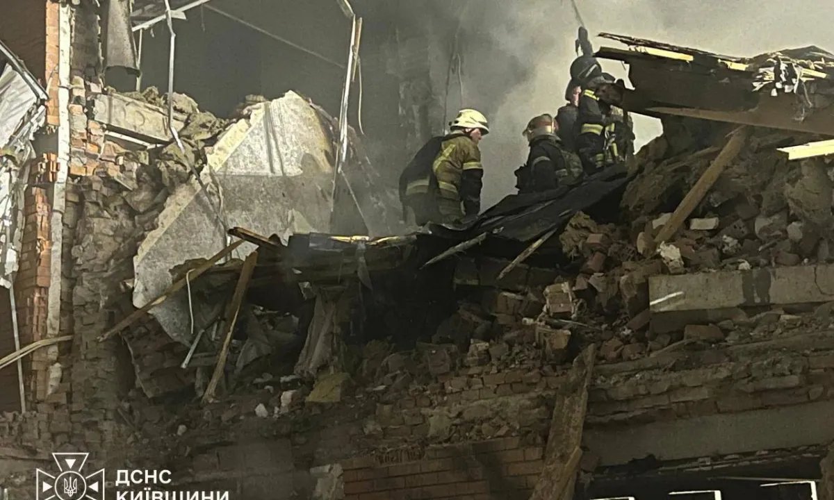 В Вишневом вражеский дрон атаковал жилые дома — разрушены два таунхауса. ФОТО
