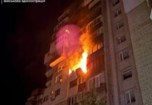 В Запорожье после удара дрона РФ загорелось многоэтажное здание