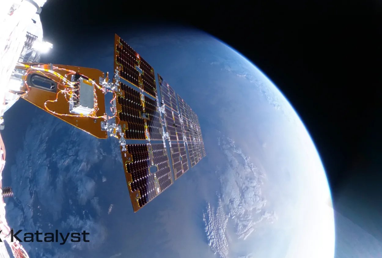 Приватний апарат наблизився до приреченого телескопа NASA, але врятувати його вже не зміг