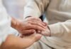 Комиссия должна была прийти оформить уход за 90-летней мамой, а сына в тот же день загребли в армию